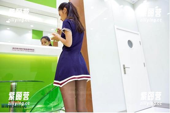 爱丝写真集：化妆间的美丽“策略”
