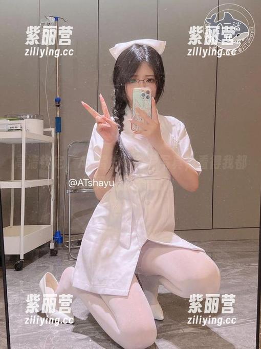 AT鲨 高清钦定,AT鲨的吊带裙写真,看得我都想买条同款试试。