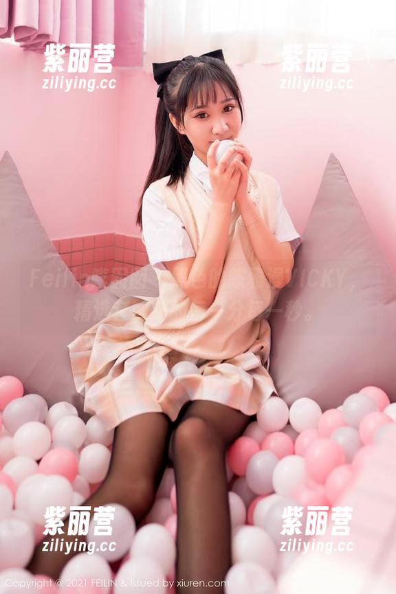 Feilin嗲囡囡-陈雅漫VICKY Feilin嗲囡囡 - 黑色的陈雅漫VICKY,精选套图中的每一分每一秒。