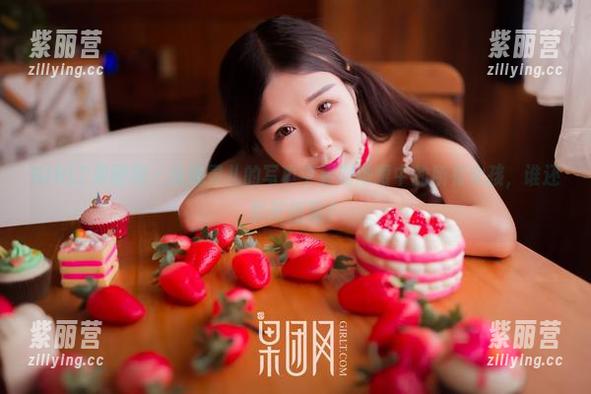 GIRLT果团网-通灵儿 GIRLT果团网 - 从通灵儿的写真中看到她眼中的所有女孩,谁还能抗拒呢?