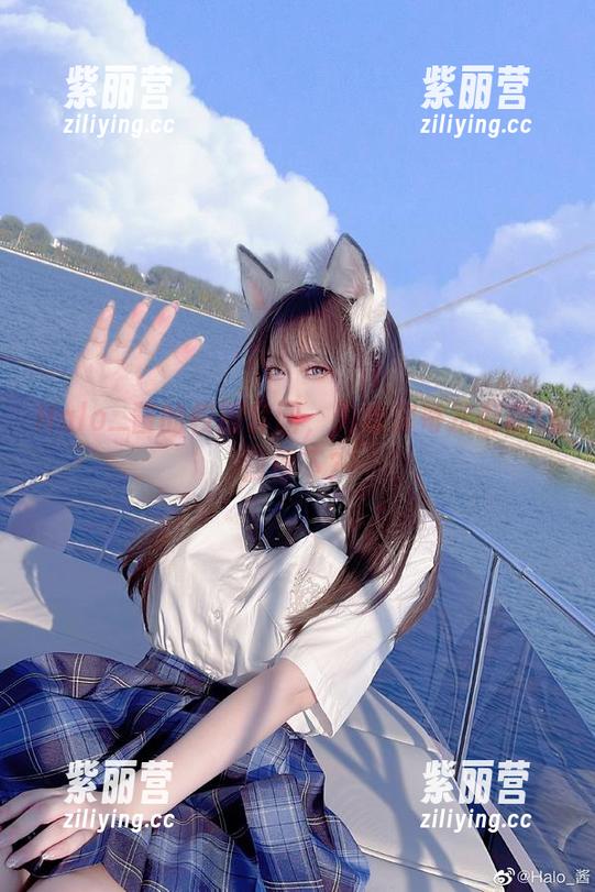 Halo_酱 Halo_酱的校服套图,为啥你每次都能让我停下?