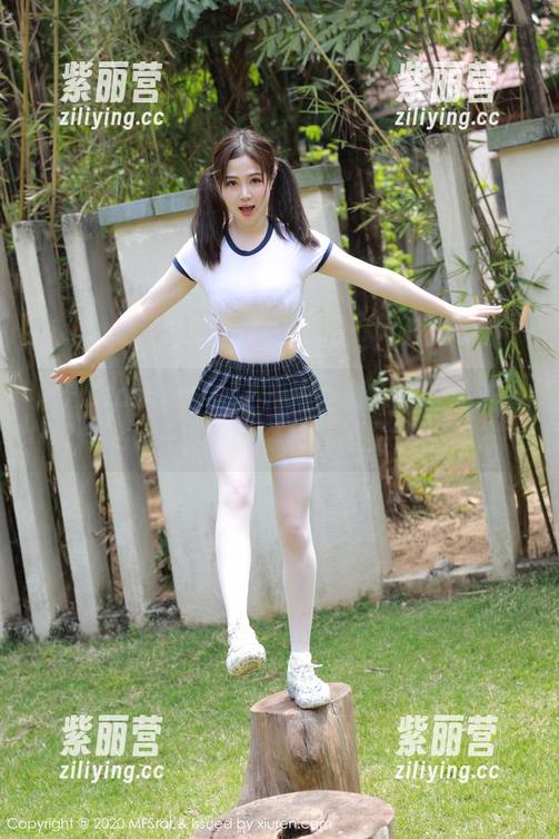 MFStar模范学院 - 拍得真不错！露露Andrea的镂空写真原图来了