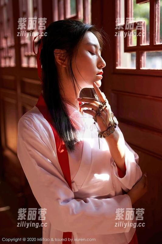 MiiTao蜜桃社-谢芷馨Sindy MiiTao蜜桃社 - 完全被谢芷馨Sindy的户外图集俘获,小小内心在悸动