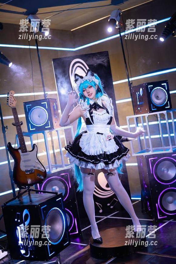Natsuko夏夏子 办公室:Natsuko夏夏子写真集下载,谁说办公不能有姿态!