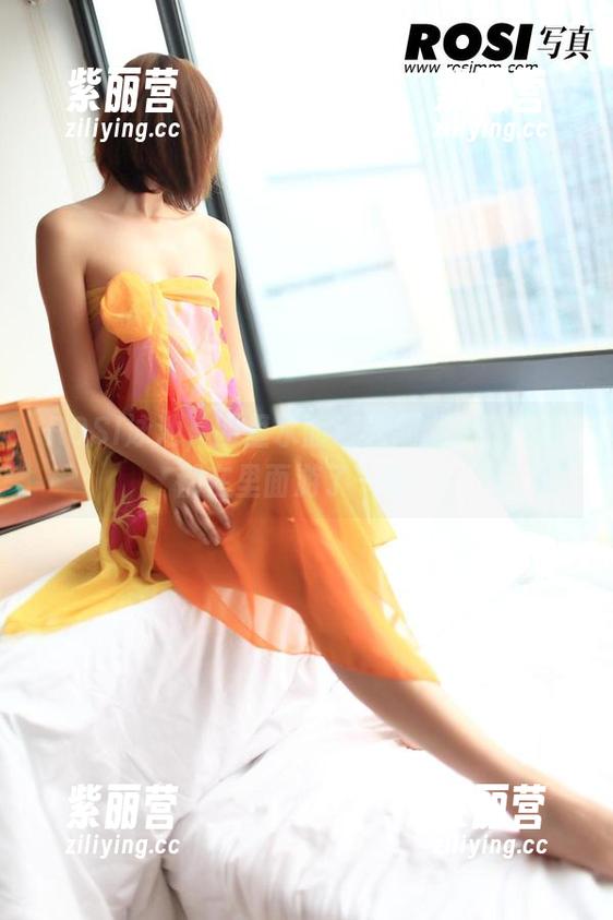 ROSI ROSI泳池,图里水面波光粼粼,我的心都在里面游了一圈!