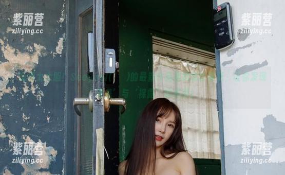 玩得太大胆！Seoyool(서율)的最新作品集微型比基尼，让你发现‘覆盖’与‘裸露’的极限！