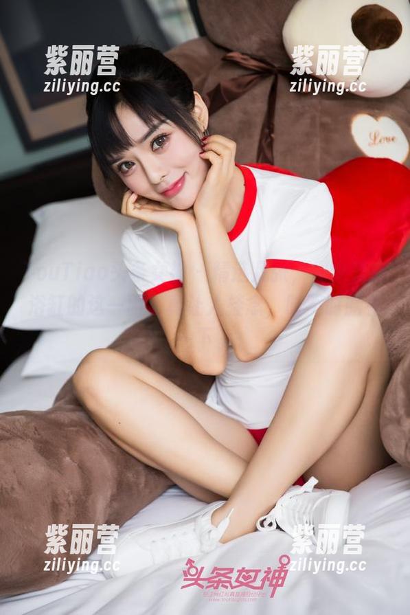 TouTiao头条女神-周夕爱 TouTiao头条女神 - 精选几张,周夕爱在浴缸的这一面,真让人挂念,时不时脑补一下。