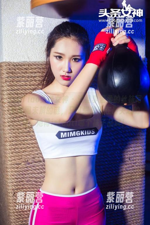 TouTiao头条女神-李温柔 TouTiao头条女神 - 这组李温柔的丝袜写真如同未解的谜,只可惜我现在最关心的是,她再isteati哪个袜子品牌!