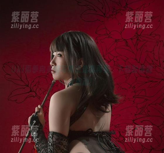 Uki雨季 Uki雨季向美腿写真说迷雾再见,下载时请别太激动!