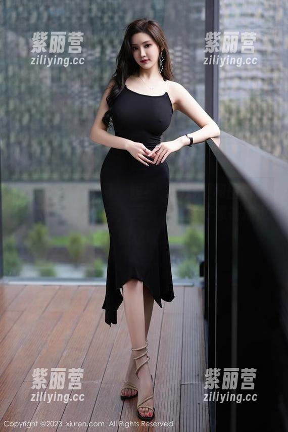 Xiuren秀人网-周媛媛 Xiuren秀人网 - 短裙、周媛媛和图包是一种奇妙的组合,更新后的她好像在挑逗眼球呢...
