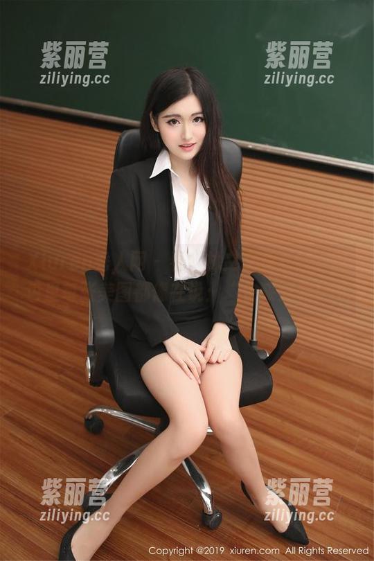 Xiuren秀人网-林文文 Xiuren秀人网 - 看!林文文兔女郎,图包里每张美图都像在说:“快来爱我!”