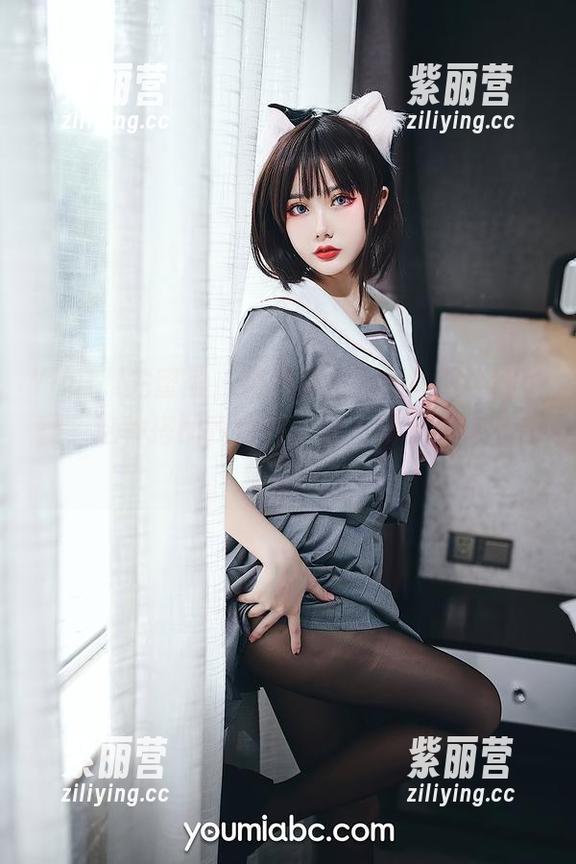 YouMi尤蜜荟-黄乐然 YouMi尤蜜荟 - 精选黄乐然的礼服,翻了翻,这种搭配我给100分,能不能穿出去?