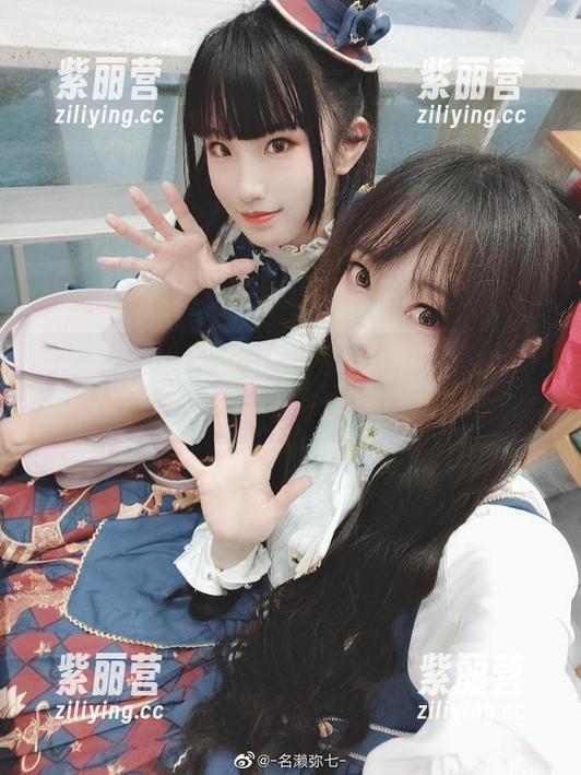 名濑弥七 分享名濑弥七的原图,调皮的小狐狸躲在你的屏幕后面啦!