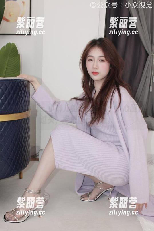小众视觉-小琳儿 小众视觉 - 小琳儿的长腿全集:小心腿长过头,能把自己绊倒。