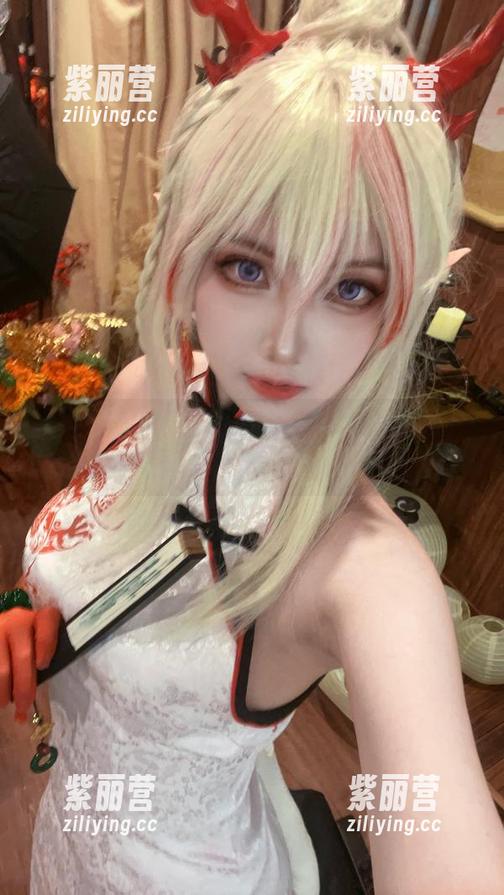小和甜酒 下载图集:小和甜酒的rurudo初音酱,让你有种不知该看哪里好的迷茫感。