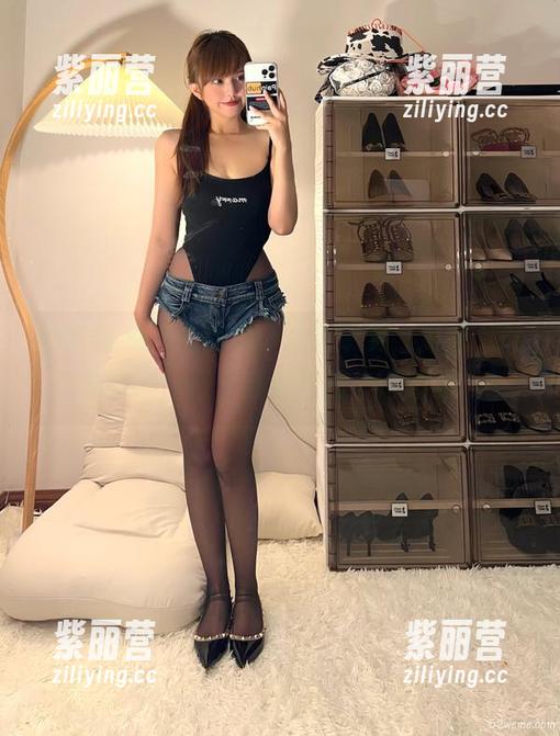 张思允 微密圈 - 不信你看!最新资源,张思允的皮衣穿搭,直击潮流界的“话题王”!