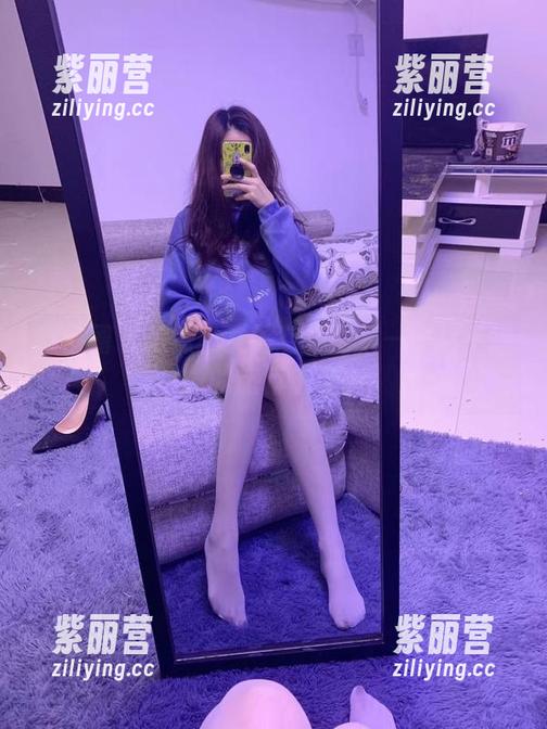 提袜少女 微密圈 - 提袜少女的空姐图集——超乎想象的旅行态度?