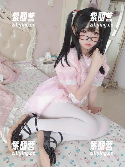 摇摇乐yoyo 摇摇乐yoyo的红裙写真集,下载后请及时清理浏览器记录哦!