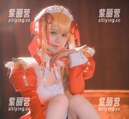 星黛鹿鹿i 图集更新出来了!星黛鹿鹿i的苗疆蓝蝶,让我联想到那什么……草地上的那只小兔子?