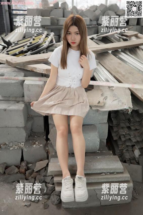 梦丝女神-苏柔 梦丝女神 - 在线!苏柔的白裙写真,似乎有点过于清纯了吧?