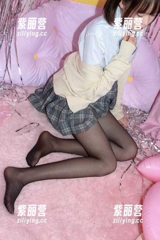 森萝财团-小夜 森萝财团 - 免费写真?小夜的月下肉丝300D,看完就想私藏。