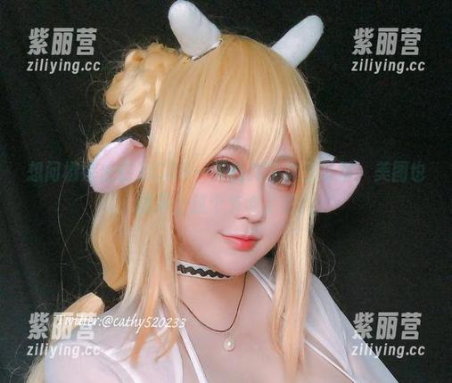 椒妮佐仁 想问椒妮佐仁的COS一天换几套女王造型,美图也跟不上这个节奏了吧!