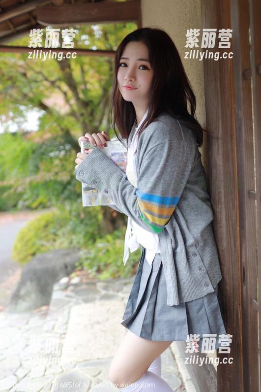 模范学院 - 柳侑绮Sevenbaby私房里的校服时光：那一抹青涩总让人挂念。