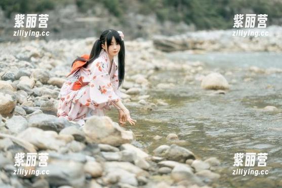 樱井宁宁 私房写真,浴室里的樱井宁宁,光线透过窗户那点角度,太会来了,活脱脱的美!