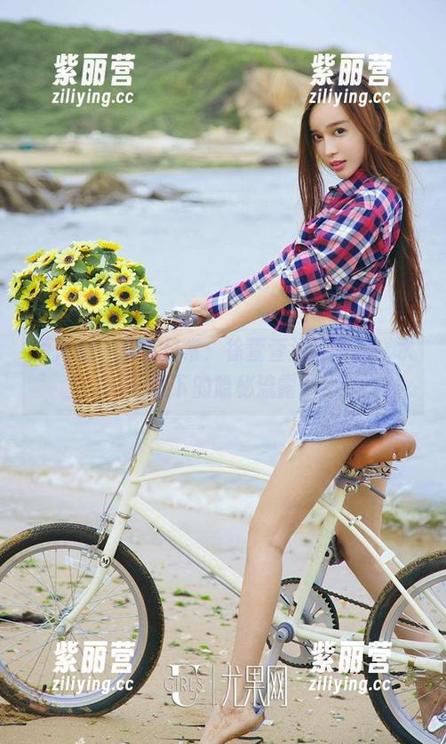 爱尤物-徐萱萱 爱尤物 - 拿下日常:徐萱萱泳池图册,水面下的隐秘流露