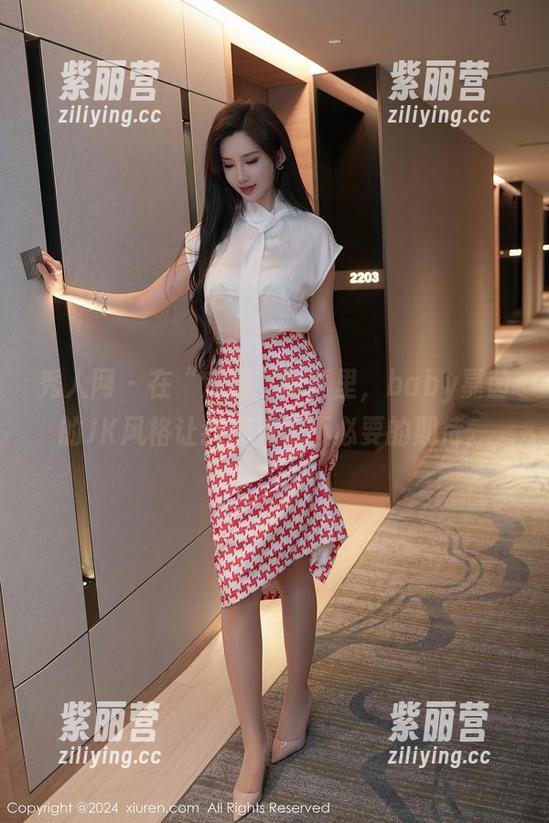 秀人网-baby嘉茵 秀人网 - 在“定制”写真里,baby嘉茵的JK风格让我产生了不必要的期待。