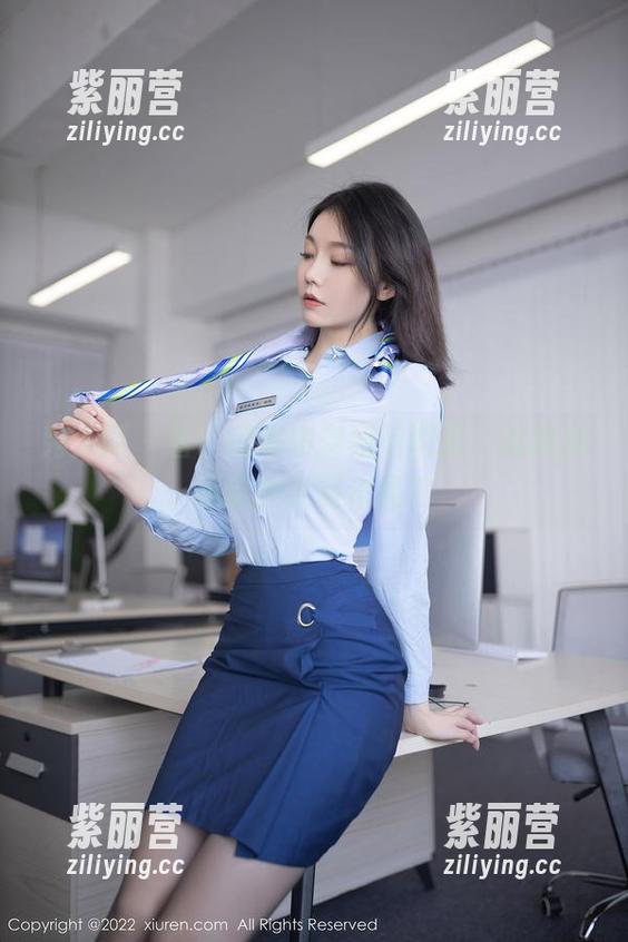 秀人网-唐安琪 秀人网 - 看,唐安琪空姐下班后,谁能抗拒这种定制作品?