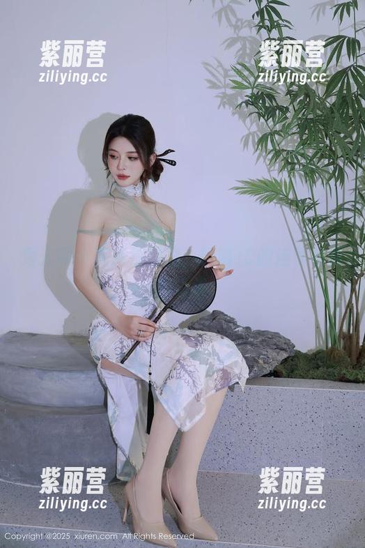 秀人网 - 在高清图里，娇喘JC的连体衣悄悄诉说