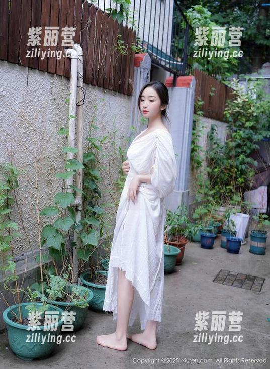 秀人网-林乐一 秀人网 - 这就是林乐一的短裙在线美图,刚一眼就让我想多了…