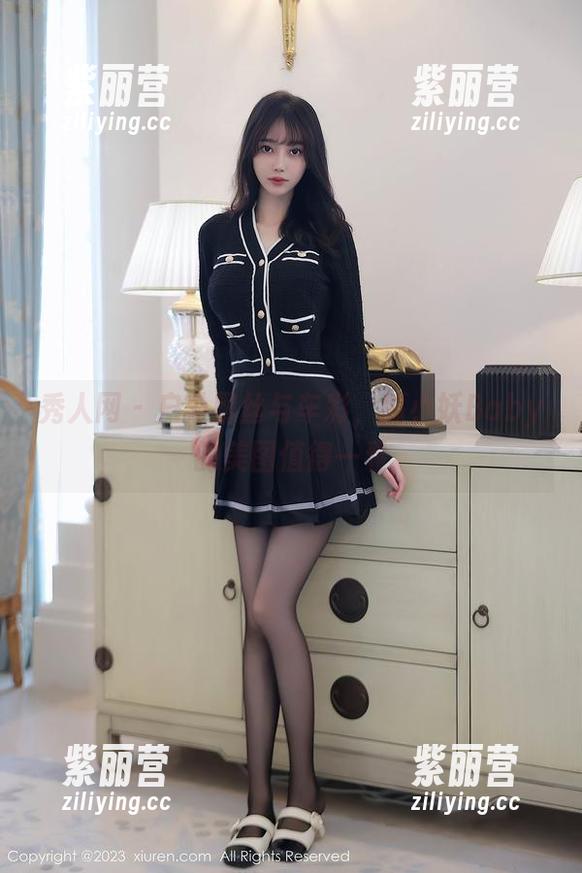 秀人网 - 户外黑丝与车彩，狐小妖Baby的美图值得一看