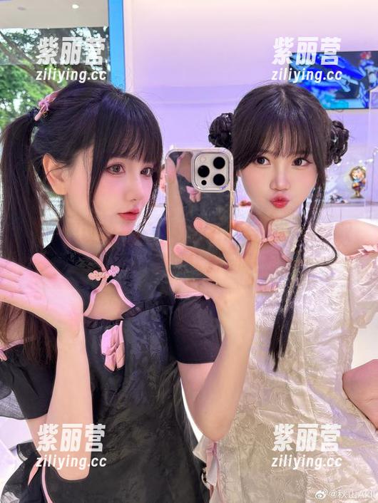 秋山AkI 不可思议的搭配!秋山AkI与我,高清双人cos,脑洞大开到飞起!