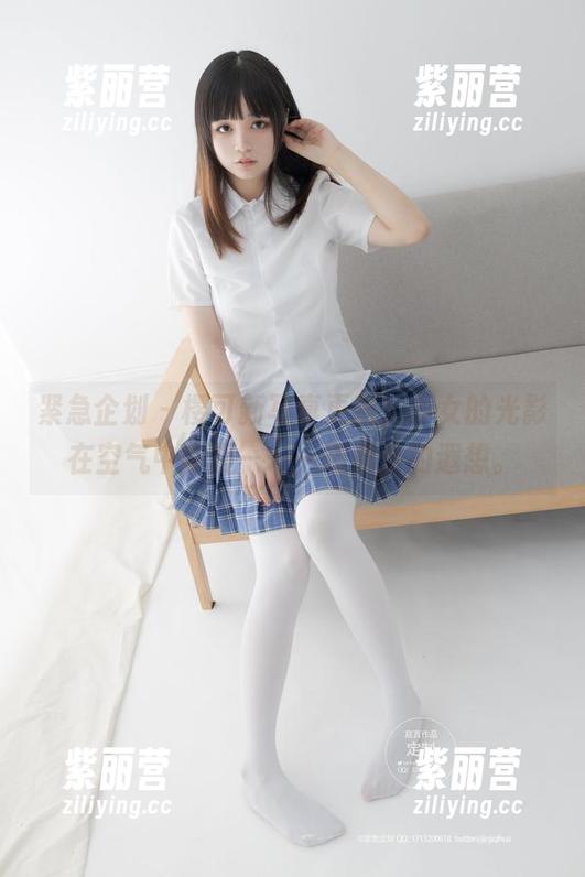 紧急企划-樱可 紧急企划 - 樱可新写真更新,少女的光影在空气中弥漫——一场意外的遐想。