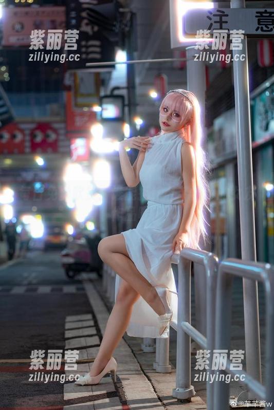 芊芊酱w 每日免费欣赏:谁能拒绝芊芊酱w的女友作品呢?