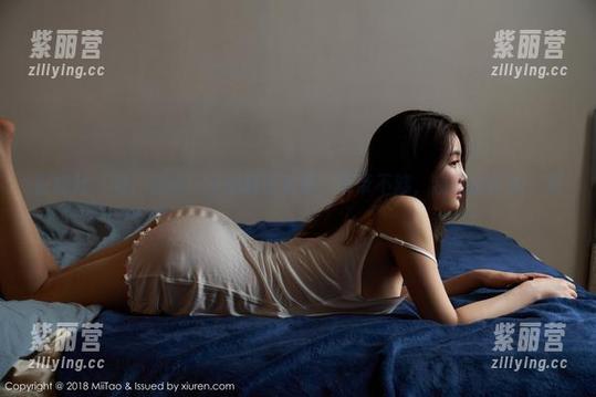 蜜桃社 - 看！琉璃lily的最新套图，吊带不够，我还能再加一层。