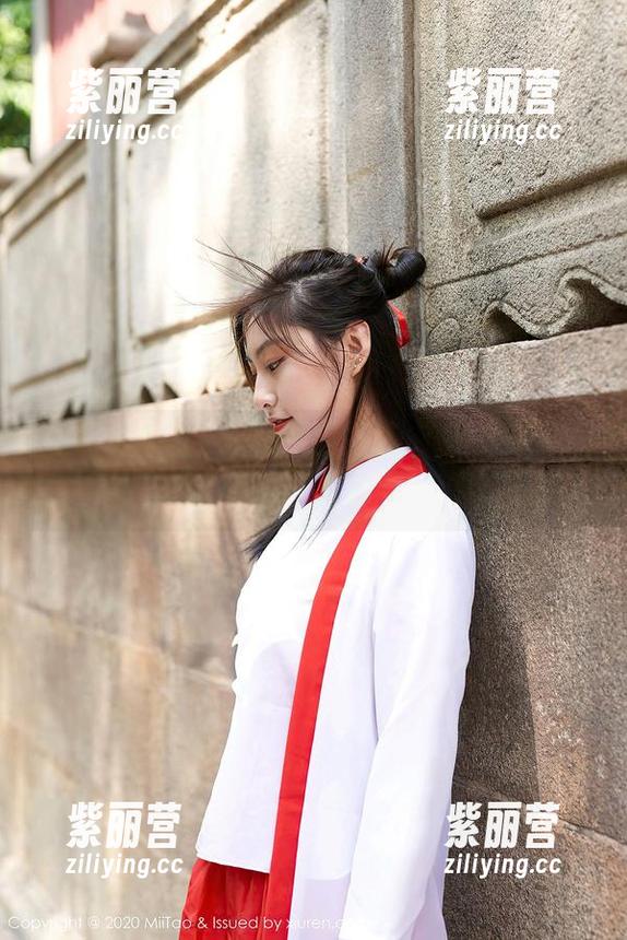 蜜桃社-萌美Moemi 蜜桃社 - 萌美Moemi的死库水作品,在线失控的清新感设定一波!