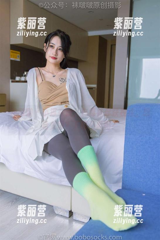 袜啵啵-小淳 袜啵啵 - 小淳在线,白棉袜俘获视线,想看美图?下载不香吗?
