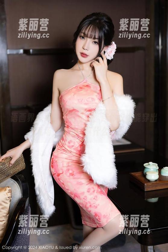 语画界-顾乔楠 语画界 - 顾乔楠的私拍,连体衣也能穿出气场,原图藏着什么心思?