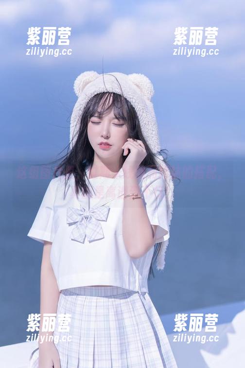 过期米线线 这组图片里,过期米线线和网袜的搭配,真的是离谱到不行!