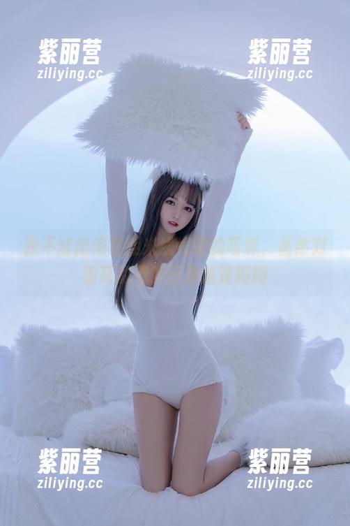 过期米线线喵 我不能拒绝过期米线线喵的写真,虽然对粉耳的理解还是迷迷糊糊