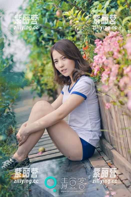 青豆客 - 从原图到图册，梁莹Sugar的美腿居然让我如此走神，嘿嘿。