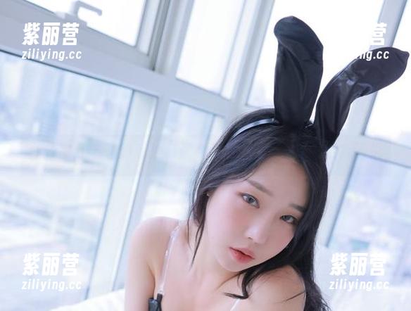 韩国CoCo 办公室红与蓝的私拍资源,韩国CoCo的拼不过我不说