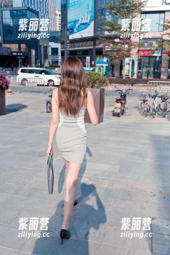 魔镜街拍 - 艾小青的旗袍在线月播，你能猜到原图背后的小秘密吗？